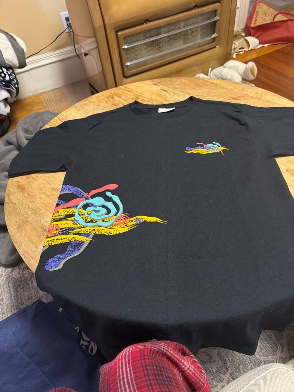 Vintage 90s Reebok Abstract Graphic Print Black T-Shirt